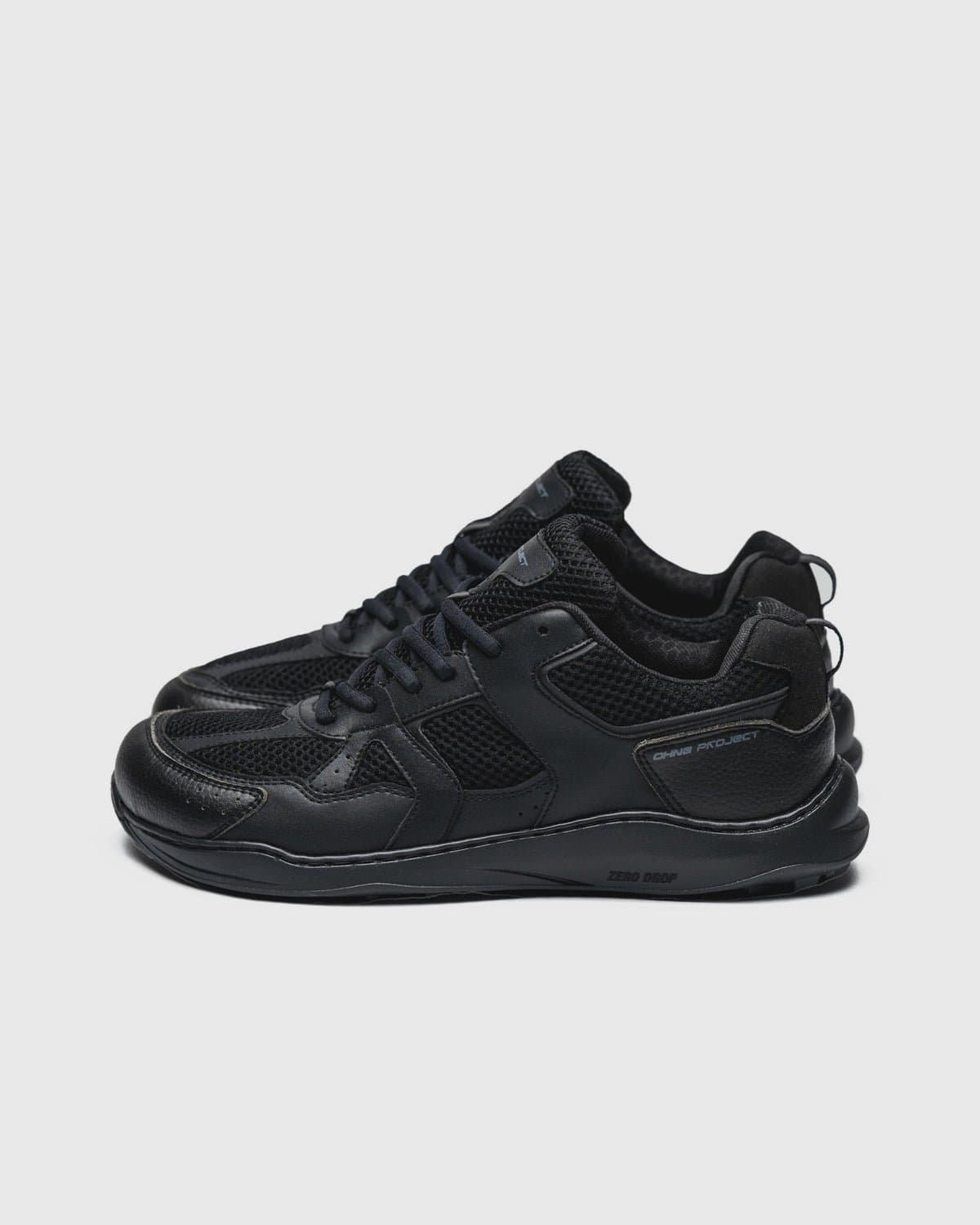 Ohne Project Retro Run, color Triple Black